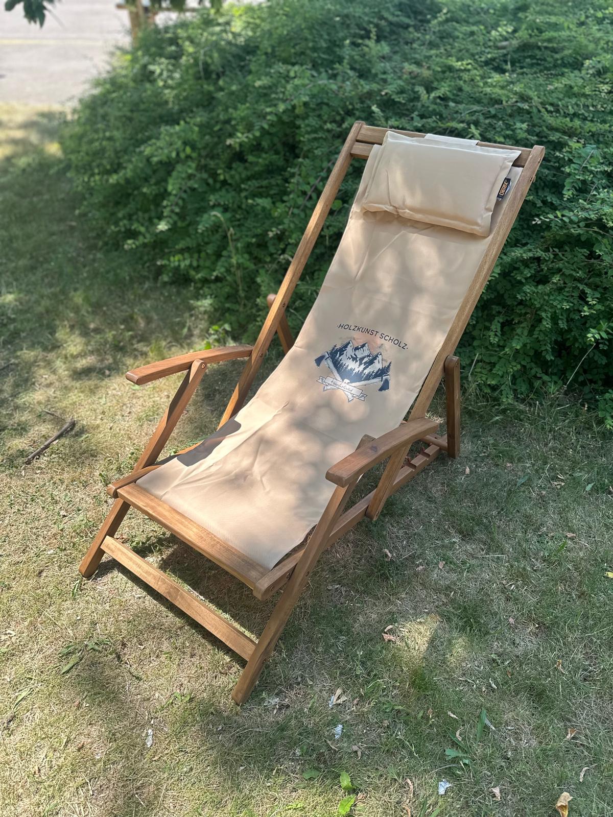 Sonnenliege aus Holz mit Logo – Holzkunst Scholz Edition