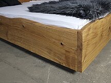 Massivholzbett Schwebend