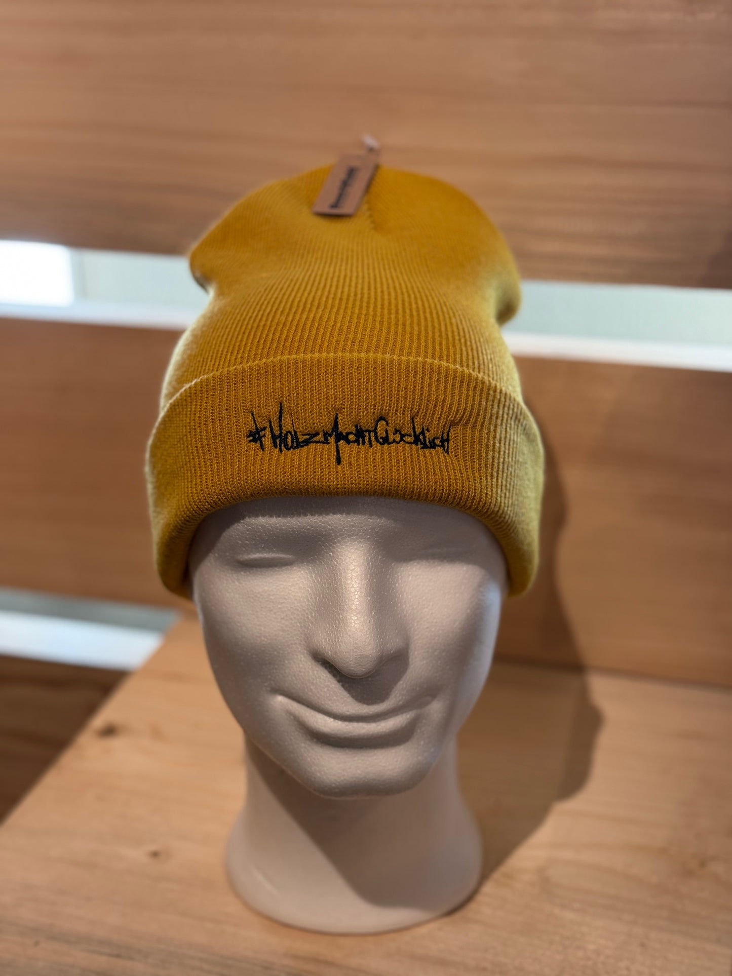 #Holz Macht Glücklich Wintermütze