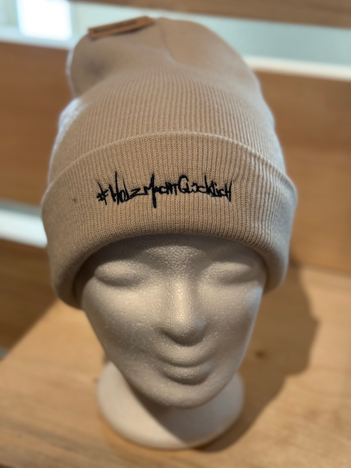 #Holz Macht Glücklich Wintermütze