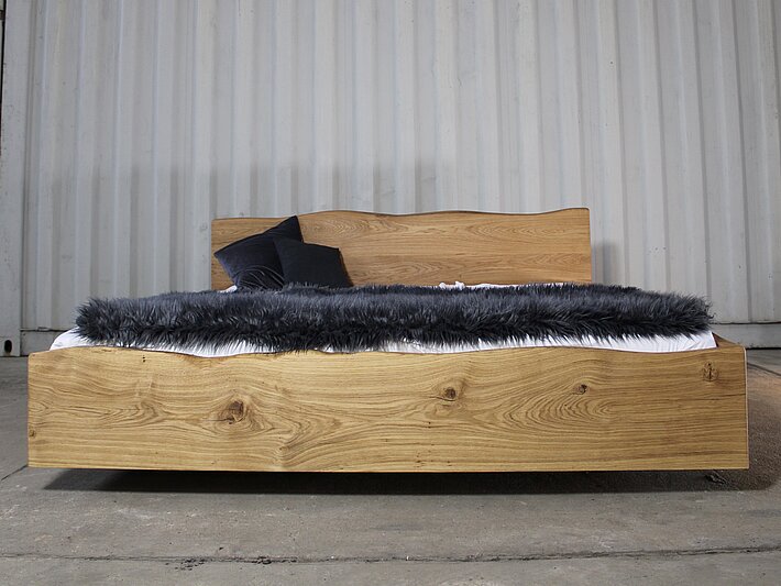 Massivholzbett Schwebend – Holzkunst Scholz Design